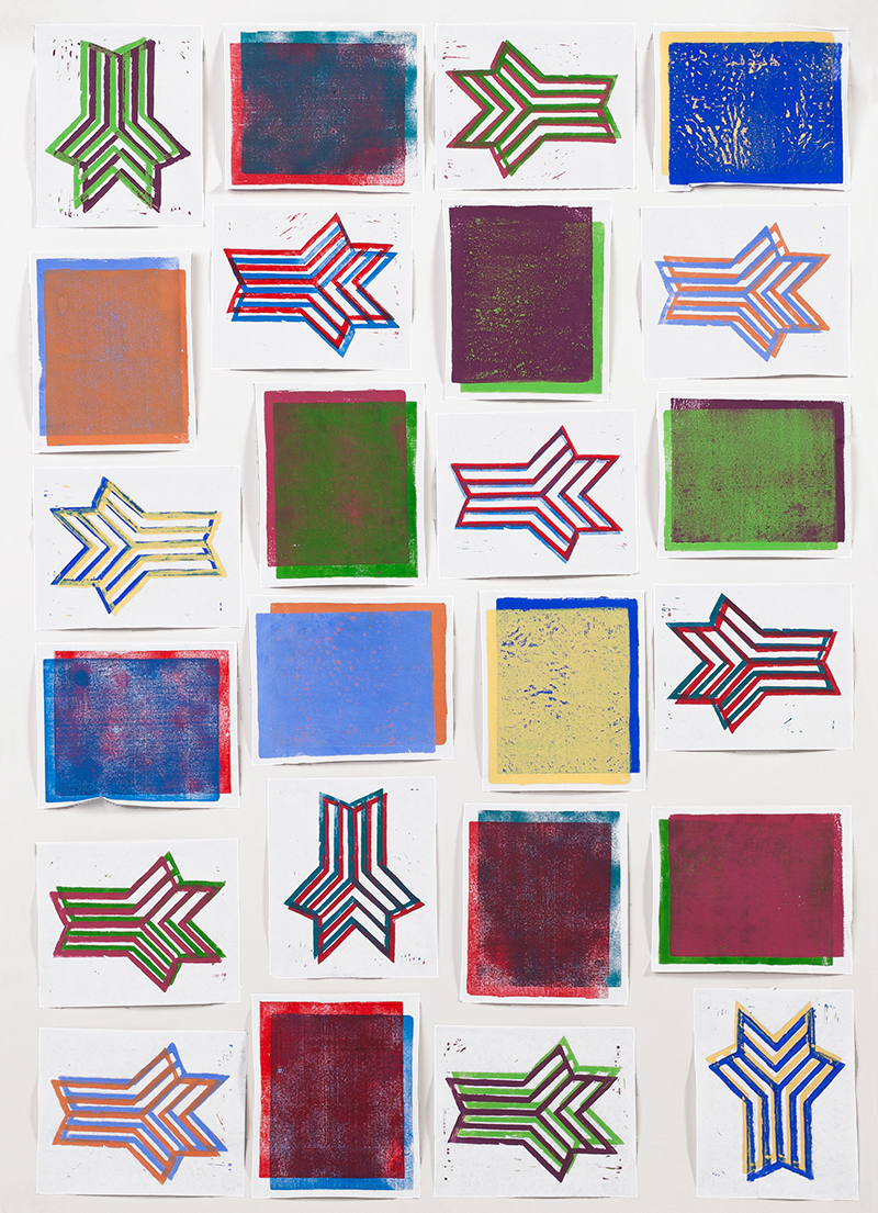Über- und Unterdrucken von zwei komplementären Linoldruckfarben anhand eines linearen und flächigen Motivs. Von Charlotte Hornung.